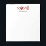 Bloc-note Remerciement de professeur mignon XOXO Coloré<br><div class="desc">Joie et modernité, ce bloc-notes personnalisé pour enseignant présente un crayon XOXO, un cœur et une illustration de pomme avec votre nom personnalisé en dessous pour un style ludique et professionnel. Beaucoup d'espace blanc, ce qui le rend parfait pour des notes rapides, des listes de vérification et des rappels quotidiens...</div>