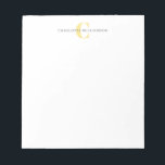 Bloc-note Simple Personalized Monogram et nom à Yellow<br><div class="desc">Simple personnalisation monogram et nom dans Yellow Notepad</div>