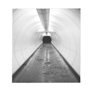 Bloc-note Singapour. Un tunnel piétonnier illuminé à