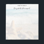 Bloc-note Starfish sur une plage de sable Photo<br><div class="desc">Un bloc-notes avec une photo pittoresque. Une grande étoile de mer dressée sur une plage de sable. Une belle mer bleue avec des vagues de surf blanc en arrière - plan.</div>