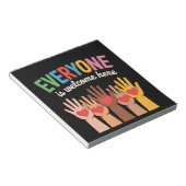 Bloc-note Tout Le Monde Est Bienvenue Ici (Incliné)