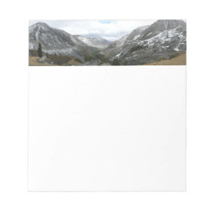 Bloc-note Traverser les montagnes neigeuses de la Sierra Nev
