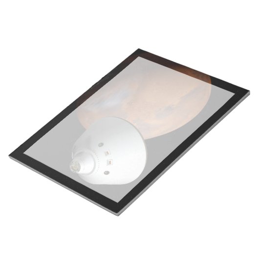 Bloc-note Un Appareil Spatial Encaissé D'Aérocoque En Approc (Incliné)