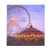 Bloc-note Une grande roue et un carrousel au Navy Pier à (Devant)