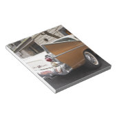 Bloc-note Une voiture classique Studebaker Silver Hawk garée (Incliné)