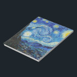 Bloc-notes de nuit Vincent Van Gogh Starry<br><div class="desc">Mon fils de 8ans a étudié l'art en 2e année,  et maintenant il connaît Van Gogh...  parmi d'autres grands artistes. Starry Night est l'un de ses tableaux préférés et j'espère que c'est aussi le vôtre.</div>