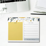 Bloc-notes du calendrier hebdomadaire Gold and Nav<br><div class="desc">Organisez-vous pour retourner à l'école et montrez votre esprit d'école avec ce calendrier hebdomadaire floral or et bleu marine qui comprend cinq zones de texte personnalisées qui vous permettent de customiser votre carnet de calendrier hebdomadaire familial ou enseignant pour mieux répondre à vos besoins. Les zones suggérées comprennent une zone...</div>