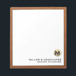 Bloc-notes professionnel personnalisé de luxe<br><div class="desc">Améliorez votre image professionnelle avec ce luxueux bloc-notes personnalisé. L'emblème de monogramme en or brossé avec votre nom d'entreprise et spécialité, encadré dans des imprimés en cuir de sable, dégage sophistication et professionnalisme. La typographie noire classique sur un arrière - plan blanc offre un look élégant et moderne. Parfait pour...</div>