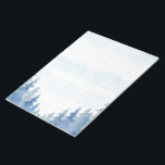 Bloc-notes recouvert de pins à thème hivernal<br><div class="desc">Ce bloc-notes recouvert de pins d'hiver est doté d'une bordure d'eau sereine de verdure bleu glacé et d'un arrière - plan bleu et blanc doux. La décoration boisée paisible évoque une atmosphère d'hiver paisible et rustique, parfaite pour la prise de notes, l'écriture de lettres, les messages de saison ou pour...</div>