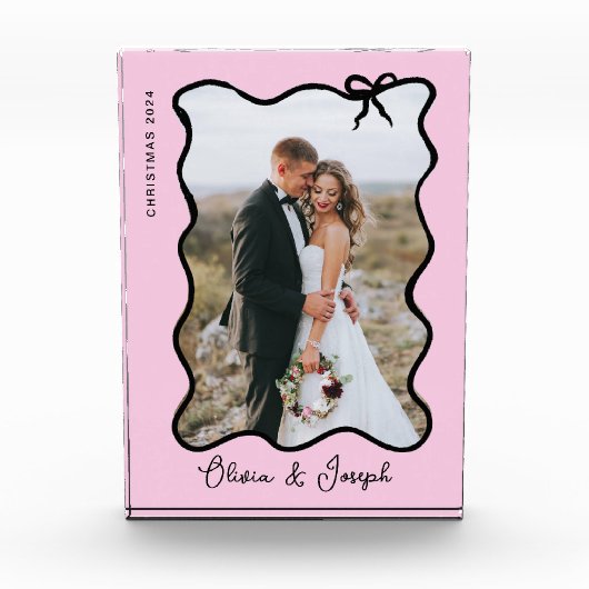 Bloc Photo Bow lunaire | Rose et noir gras (Devant)