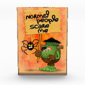 Bloc Photo Caractère Frankenstein de 'Normal People Scare Me' (Devant)