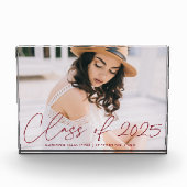 Bloc Photo Classe de 2023 Moderne Burgundy Script Graduation (Devant)