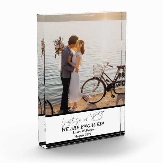 Bloc photo Fiançailles moderne tendance Couple (Gauche)