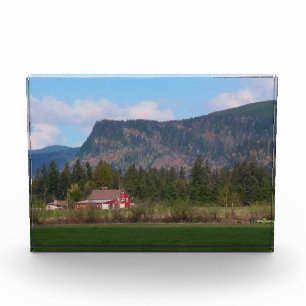 Bloc Photo La grange rouge et le mont Enumclaw