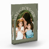 Bloc Photo Love Grows Here Modern Arch Sage Green (Gauche)