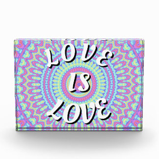Bloc Photo Love Is Love Fierté