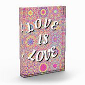 Bloc Photo Love Is Love Fierté  (Gauche)