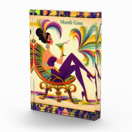 Bloc Photo Mardi Gras Femme Au Milieu Du Siècle Avec Martini (Droite)