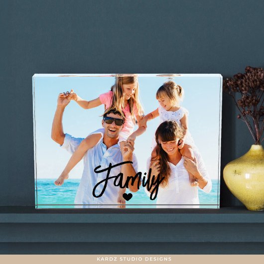 Bloc Photo Modern Script Custom Family Photo Block