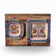 Motif de colombe sur la plaque d'affiche tradition