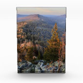 Bloc Photo photo of a mountainous autumn forest, mountains, p (Devant)