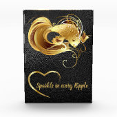 Bloc Photo Poisson doré sur feuille noire monogramme | (Devant)