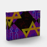 Bloc Photo SlipperyJoe's Happy Hanoukka Star de David menorah<br><div class="desc">SlipperyJoe's Happy Hanoukka Star of David menorah Dreidel Célébration artistique bougies Hébreu juif Chanoukah cadeaux décorations judaïsme religion culture pratiques religieuses traditions géométrie symbolique design profondeur contraste ordre symétrie</div>