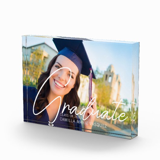 Bloc Photo Trendy Graduate White Script Overlay Graduation (Droite)