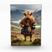 Bloc Photo Vache des Highlands écossais sonneur de cornemuse, (Devant)