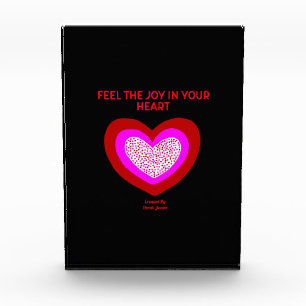 Bloc photo vertical du coeur joyeux