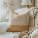 Blocage de couleur de fond personnalisé<br><div class="desc">Un oreiller moderne à jetons minimes avec un bloc de couleur rose vif et sable. Parfait pour le décor de maison et les cadeaux pour les enseignants,  les nouveaux propriétaires,  les jeunes mariés et plus encore.</div>