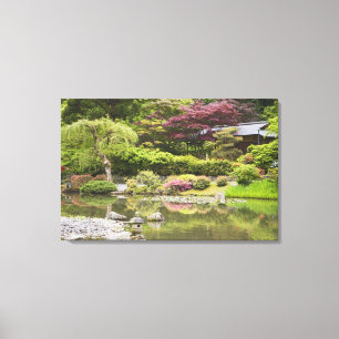 Bloeiende bloemen in de Japanse tuin, Canvas Afdruk