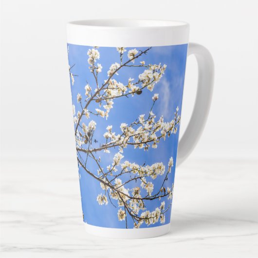 bloeiende tak latte mok (Rechterhoek)