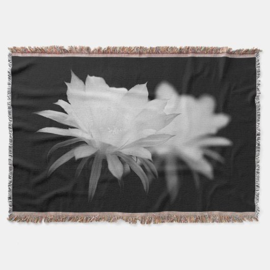 Bloem van zwarte en witte cactus deken (Voorkant)