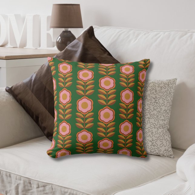  bloemblaadjes, roze op groen retro patroon kussen (Creator heeft geüpload)