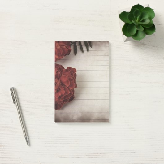 Bloemen achtergrond met gevoerd papier post-it® notes (Kantoor)