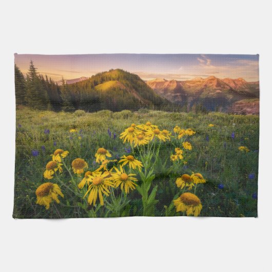 Bloemen | Bergbeemdommen Butte Colorado Theedoek (Horizontaal)