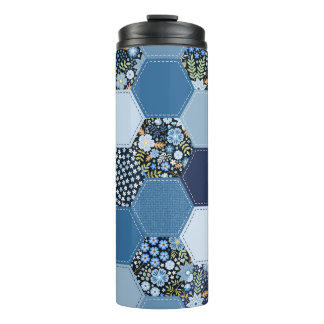 Bloemen, denim patchwork: blauw patroon. thermosbeker