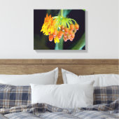 Bloemen en bloemen van vlinderbloemigen canvas afdruk (Insitu (Slaapkamer))