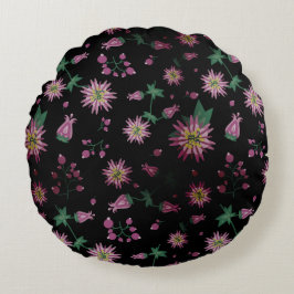 Bloemen en bosbessen rond kussen