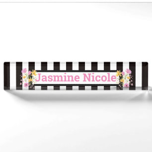 Bloemen en strips naambordje