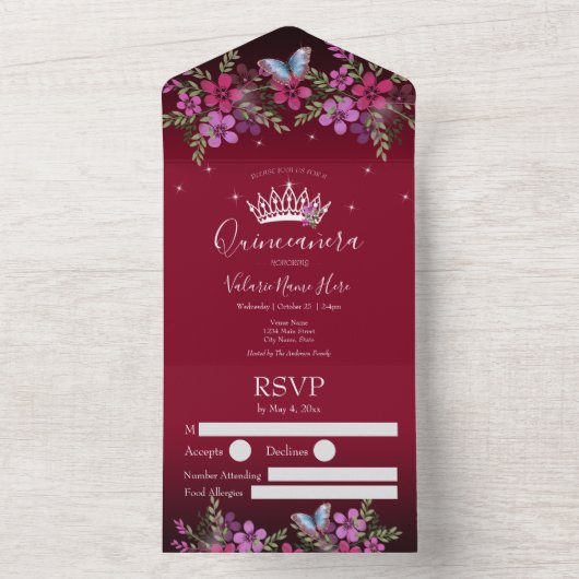 Bloemen en vlinder Quinceanera Burgundy All In One Uitnodiging (Binnen)