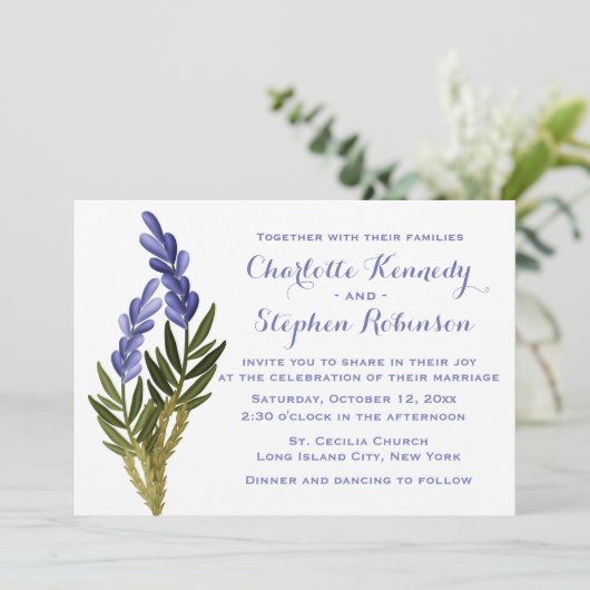 Bloemen lavendel Paarse bruiloft uitnodiging (Staand voorkant)