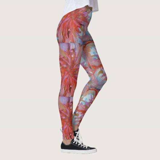 BLOEMEN LEGGINGS VAN PAULA REILLY. (Rechts)