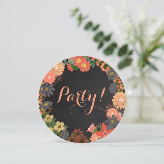 Bloemen op uitnodiging van Black Chalkboard Round  (Staand voorkant)