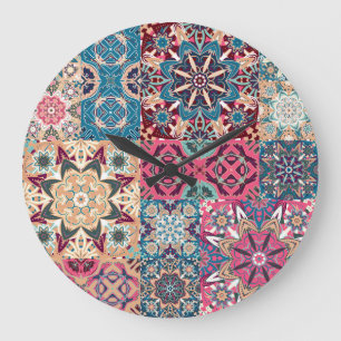 Bloemen patchwork: geruit patroon. grote klok