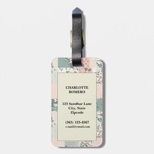 Bloemen Patchwork Patroon - Pastel (1) Bagagelabel (Achterkant verticaal)