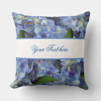 Bloemen patroon in blauw kussen