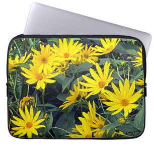 Bloemen van de aardpeer laptop sleeve