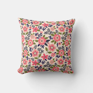 bloemenachtergrond, ditsy roze bloemetjes. kussen